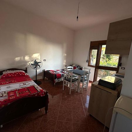 Apartment For Rent Vacation Krasniqi Karpen Eksteriør bilde