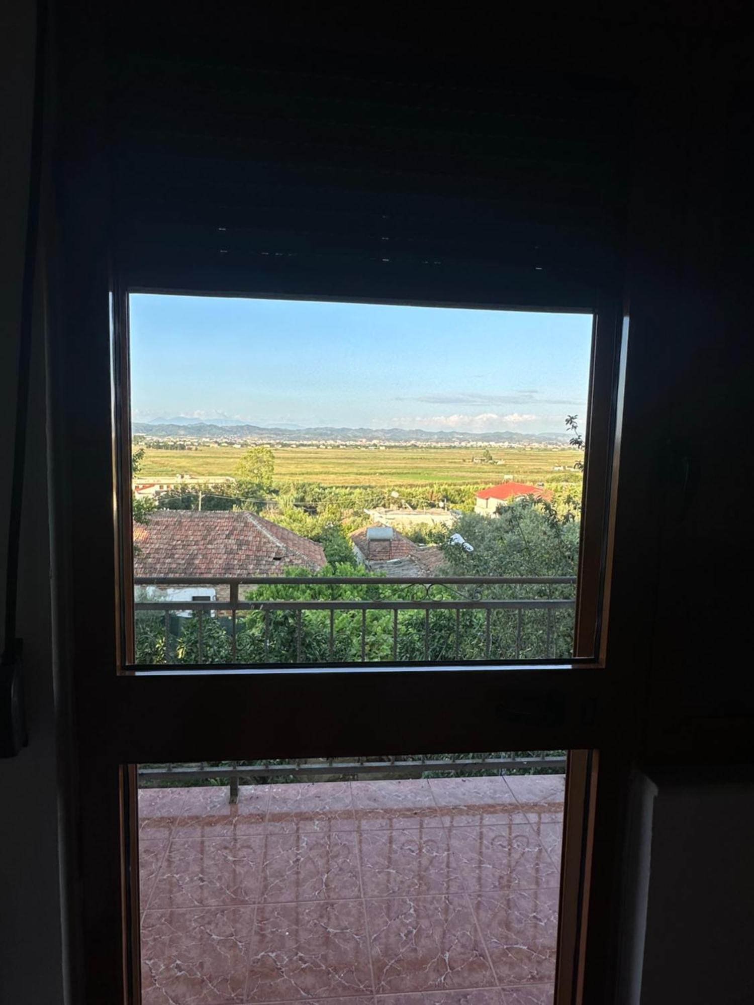 Apartment For Rent Vacation Krasniqi Karpen Eksteriør bilde