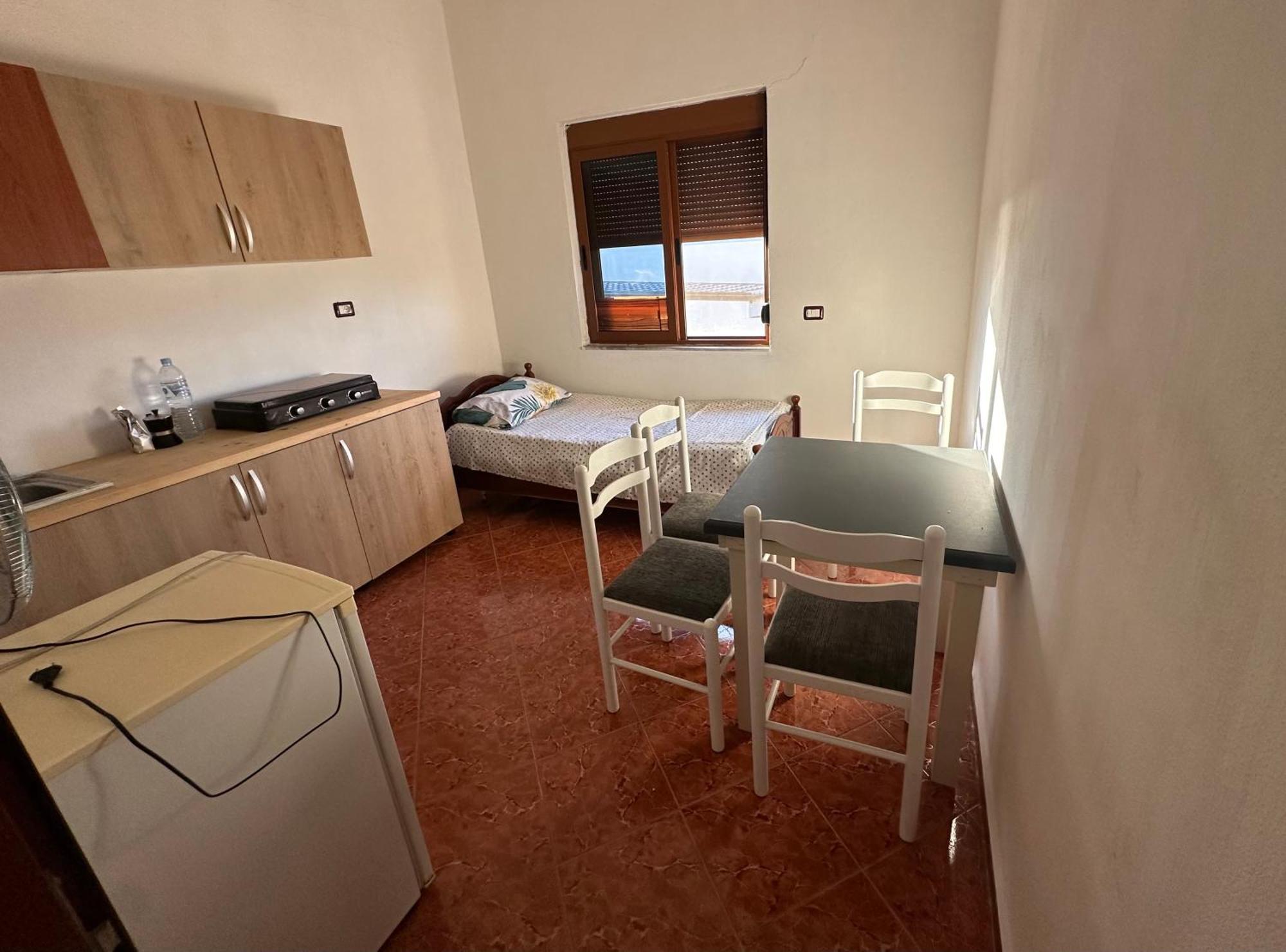 Apartment For Rent Vacation Krasniqi Karpen Eksteriør bilde