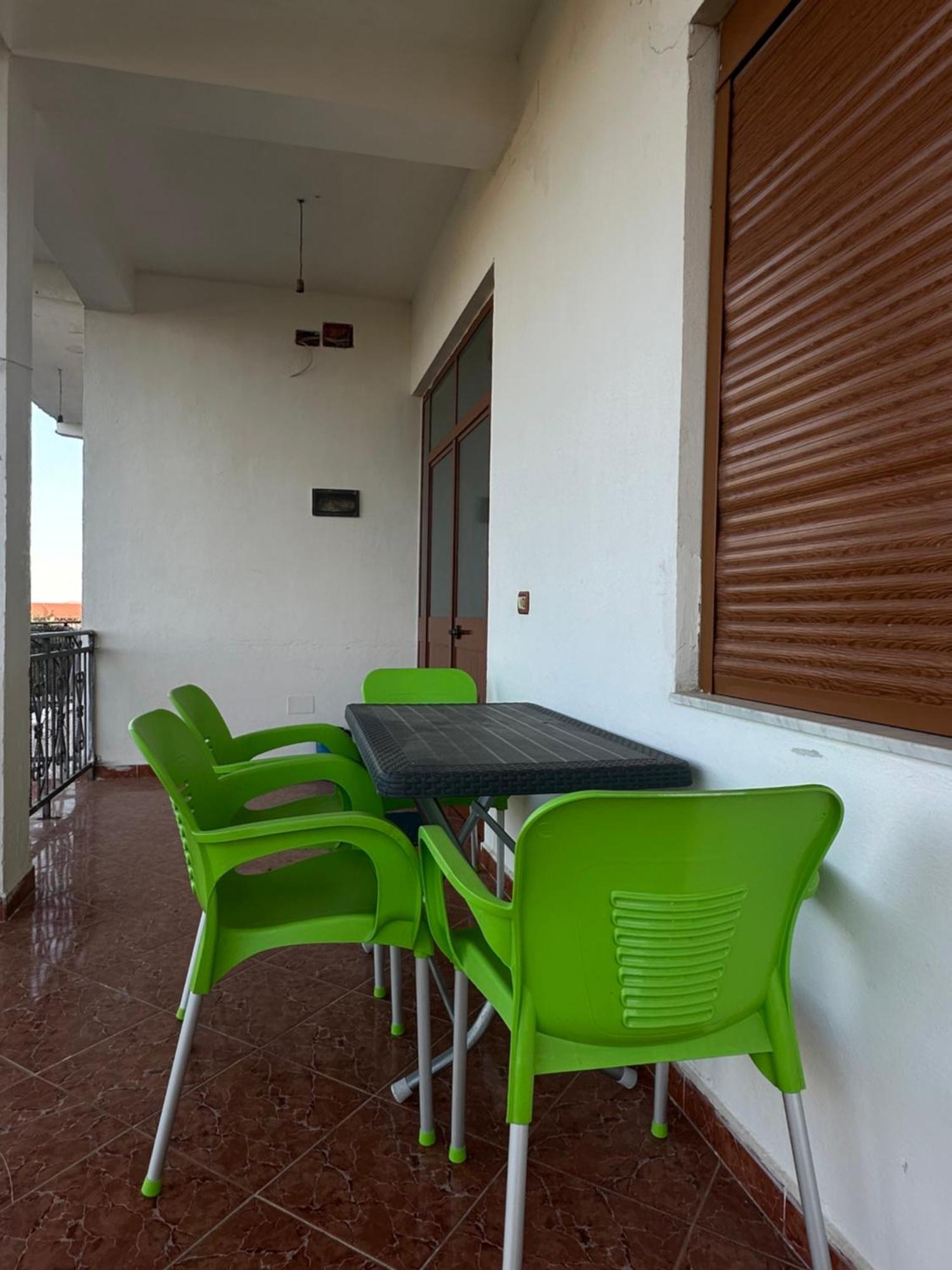 Apartment For Rent Vacation Krasniqi Karpen Eksteriør bilde